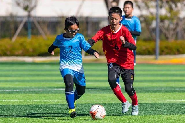 奥亚萨瓦尔本场客串中锋数据：5射1正+8对抗3成功 仅获评6分
